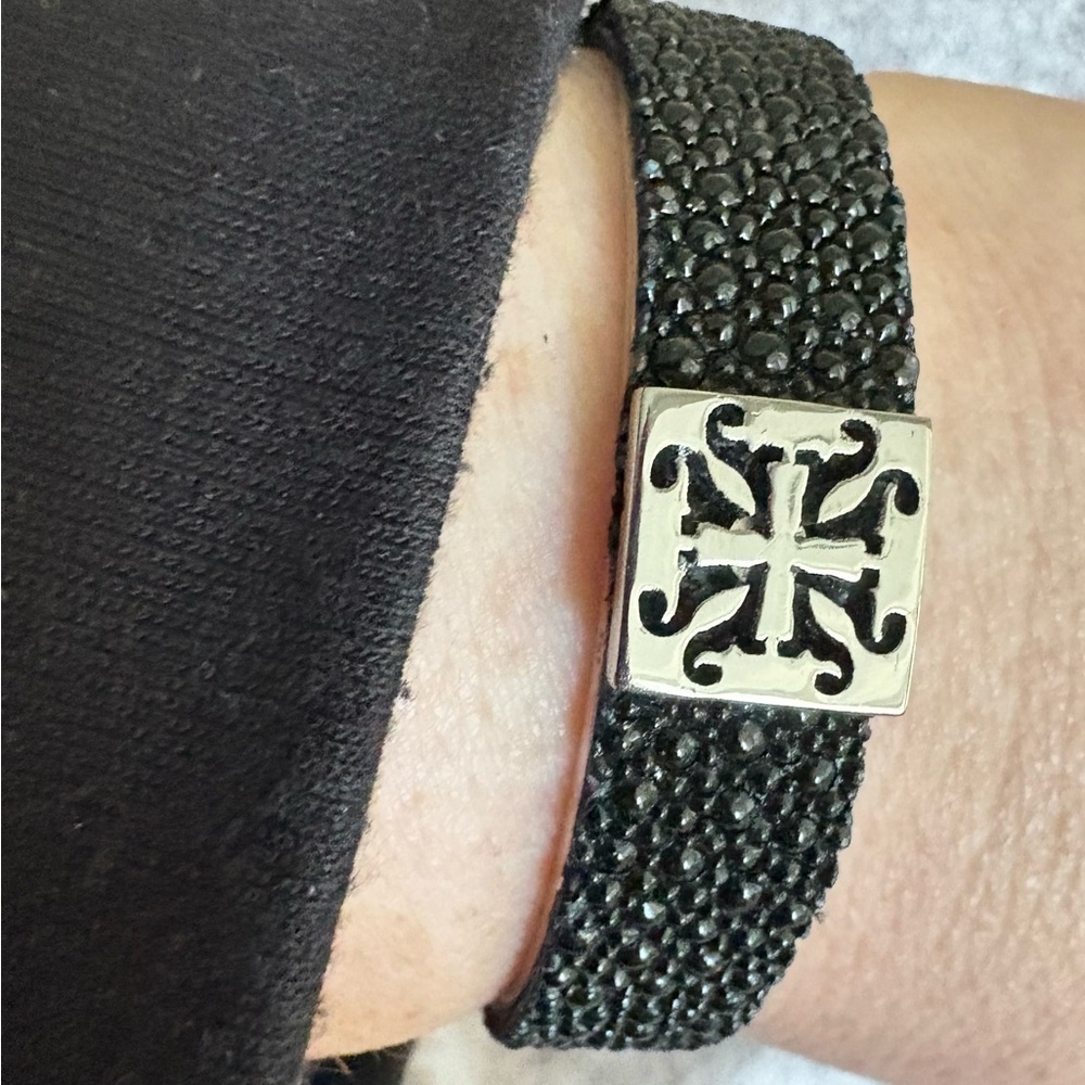 Rustic Cuff Black and Silver Stingray Cuff